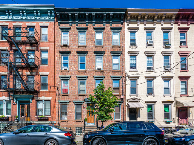 226 Jefferson St in Hoboken, NJ - Foto de edificio - Building Photo