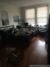 1130 Commonwealth Ave in Boston, MA - Foto de edificio - Building Photo