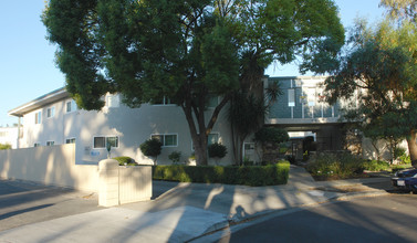 Blythe Court Apartments in Sunnyvale, CA - Building Photo - Building Photo