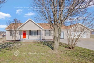 500 Grayson Ct in La Vergne, TN - Building Photo