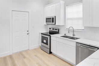 702 40th St in Galveston, TX - Building Photo - Building Photo