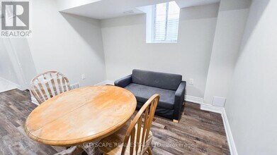 121 Ashdale Rd in Brampton, ON - Building Photo - Building Photo