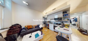 15 Mount Auburn St, Unit 13 in Cambridge, MA - Building Photo