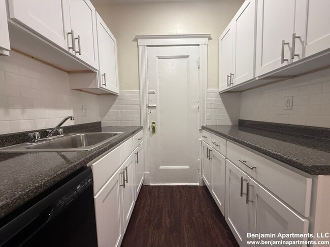 5 Vinal St, Unit 7 in Boston, MA - Foto de edificio - Building Photo