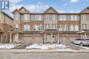 34 Laguna Vlg Cres in Hamilton, ON - Building Photo