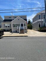 102 Brown Ave in Lavallette, NJ - Building Photo