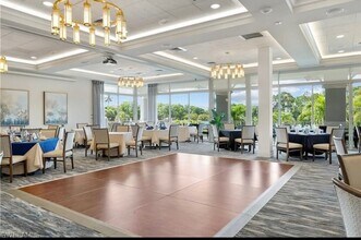 15071 Sterling Oaks Dr in Naples, FL - Foto de edificio - Building Photo