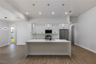 521 NW 5th St in Cape Coral, FL - Building Photo - Building Photo