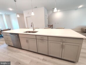 5002 Longmire Wy in Chantilly, VA - Building Photo - Building Photo