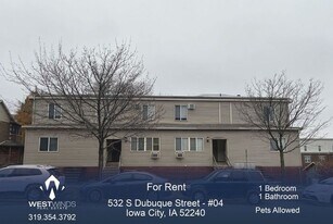532 S Dubuque St in Iowa City, IA - Building Photo