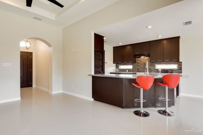 10 Notre Dame Ave in McAllen, TX - Building Photo - Building Photo