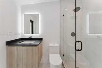 6625 SW 45th St in Miami, FL - Foto de edificio - Building Photo