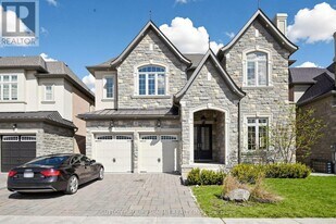 22 Port Royal Ave in Vaughan, ON - Building Photo