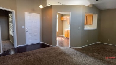11616 Blue Grass Dr in Bakersfield, CA - Building Photo - Building Photo