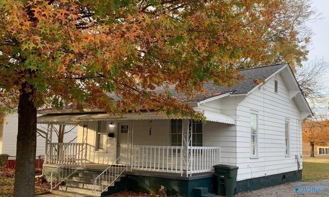 property at 611 Stevens Ave NE