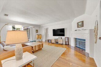 13253 Magnolia Blvd in Sherman Oaks, CA - Building Photo - Building Photo