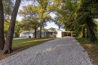 11008 N Campbell St in Kansas City, MO - Building Photo - Building Photo