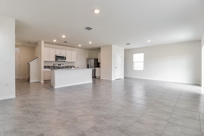 5376 Oxford Gray Rd in Zephyrhills, FL - Building Photo - Building Photo