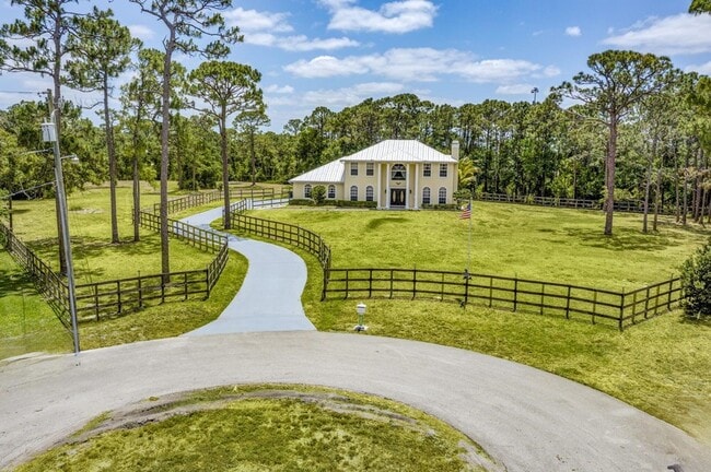 property at 3202 SW Holly Ln