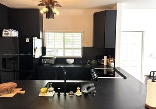 360 NW 19th Terrace in Miami, FL - Building Photo - Building Photo