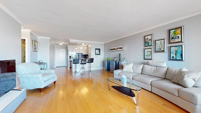 8 Whittier Pl