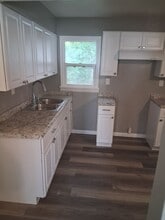 1042 Blakley Dr in Dayton, OH - Building Photo - Building Photo