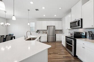 113 Uncle Billy Wy in Jarrell, TX - Building Photo - Building Photo