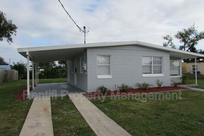 401 Palmetto Dr in Port Charlotte, FL - Building Photo - Building Photo