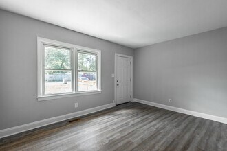 5109-5111 Sunbeam Ave in Chattanooga, TN - Foto de edificio - Building Photo