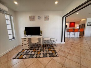 1406 Polk St in Hollywood, FL - Building Photo - Building Photo
