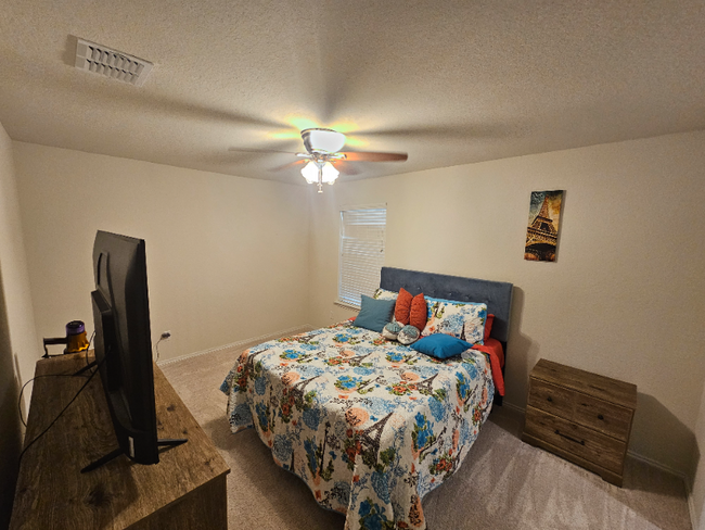 10515 Brady Crk Cp in San Antonio, TX - Building Photo - Building Photo