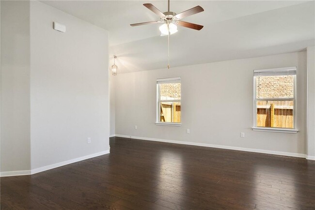 property at 1008 Goldilocks Ln