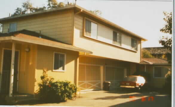 136 Amherst Ave in Menlo Park, CA - Building Photo - Building Photo