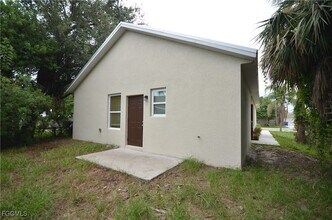 3312 Armstrong Ct in Ft. Myers, FL - Building Photo - Building Photo