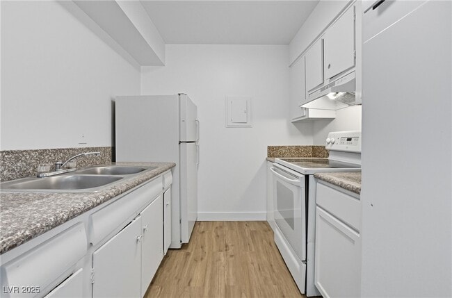 property at 2505 Cedar Ave