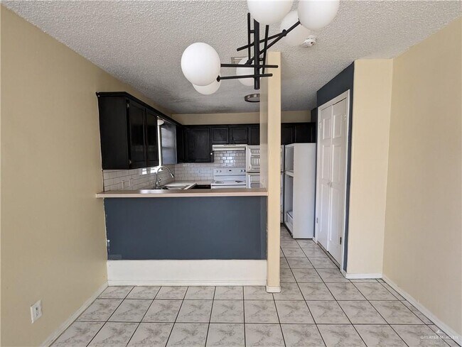 13 West Dr-Unit -10 in Edinburg, TX - Building Photo - Building Photo