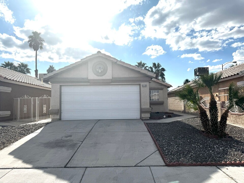 5139 Sandstone Dr in Las Vegas, NV - Building Photo