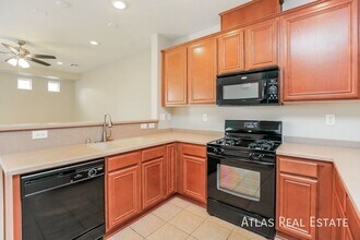 9263 Moonlight Nest Ln in Las Vegas, NV - Building Photo - Building Photo