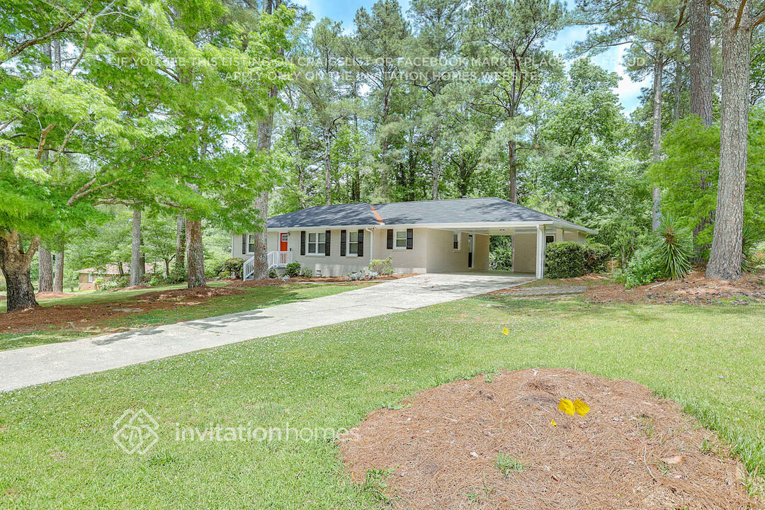 921 Walnut Cir SW in Marietta, GA - Building Photo