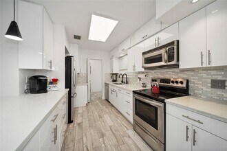 6470 Franklin St in Hollywood, FL - Building Photo - Building Photo
