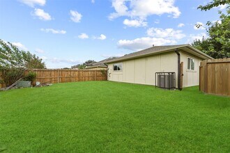 6011 Beaconridge Dr in Houston, TX - Building Photo - Building Photo