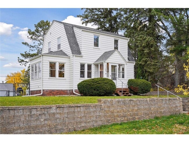 1705 Ivy Ave E in St. Paul, MN - Building Photo - Building Photo