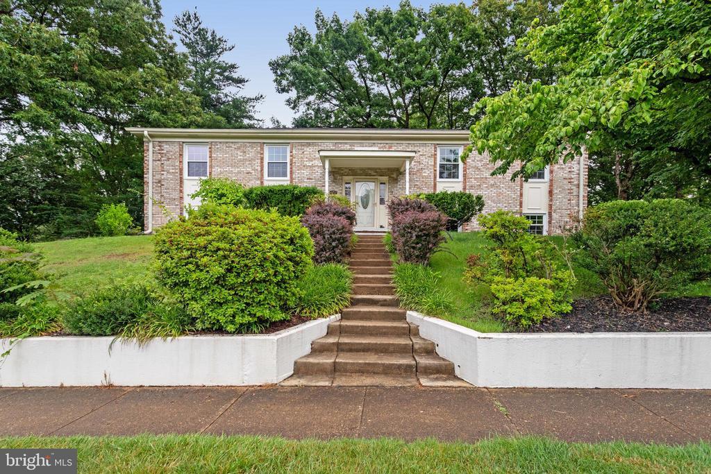 4157 Waterway Dr in Montclair, VA - Building Photo