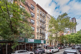 440 E 75th St in New York, NY - Building Photo
