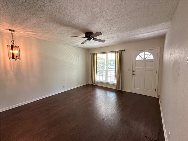 5704 Cedardale Dr in Austin, TX - Building Photo - Building Photo