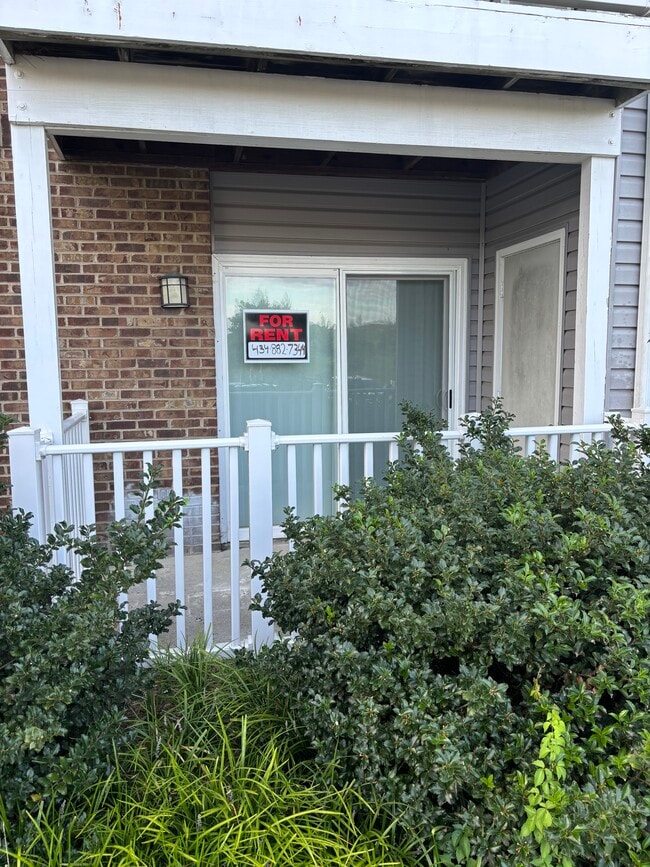 1207 University Ter, Unit D Bed 3 in Blacksburg, VA - Building Photo - Building Photo