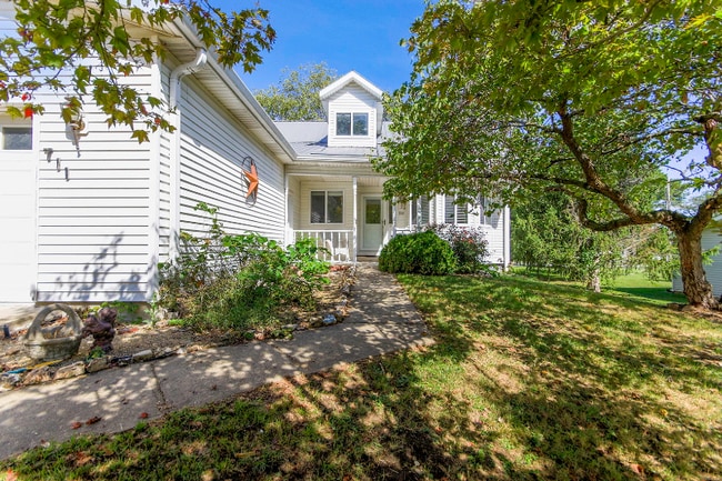 711 E Brick St in Centralia, MO - Foto de edificio - Building Photo