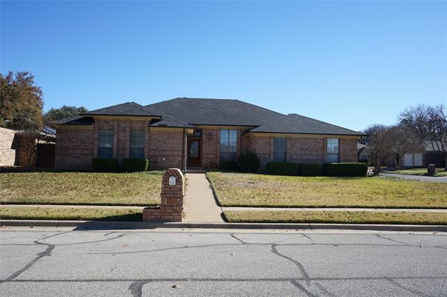 3200 Timber View Cir in Bedford, TX - Building Photo