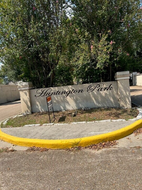 4444 N Victory Dr in Houston, TX - Building Photo