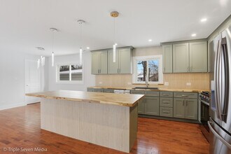 505 Geronimo St in Hoffman Estates, IL - Building Photo - Building Photo